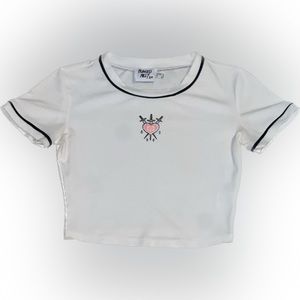 BLEEDING LOVE GRAPHIC T-SHIRT